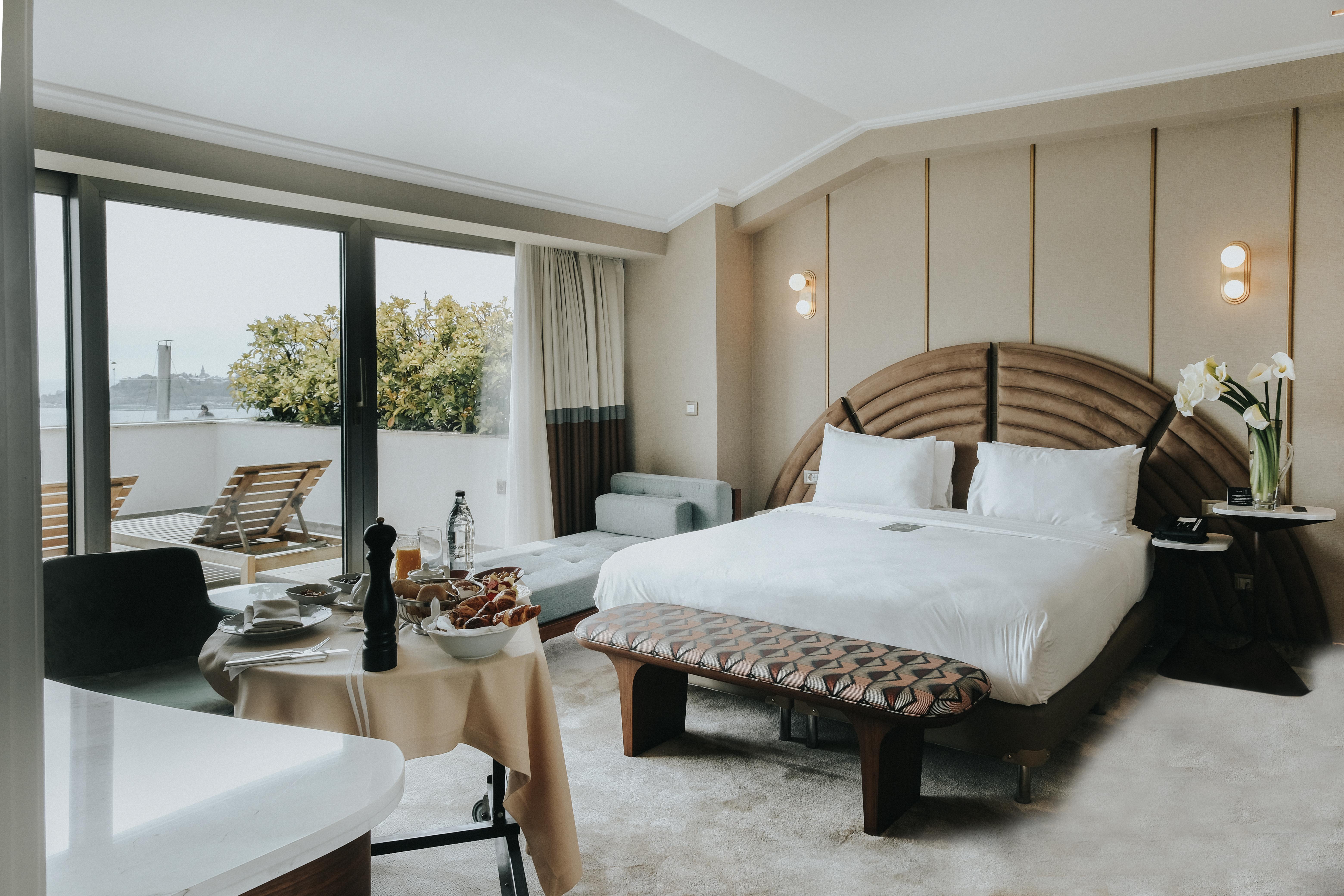 The Artisan Istanbul Mgallery Exterior foto A suite at the Mandarin Oriental, Munich